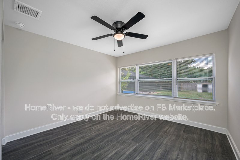 Screened In Lanai with Pool!! property image