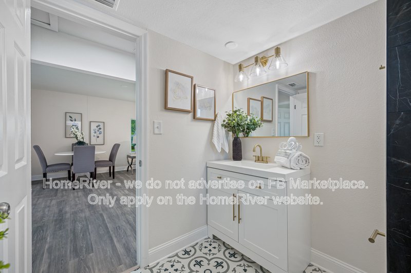 Screened In Lanai with Pool!! property image