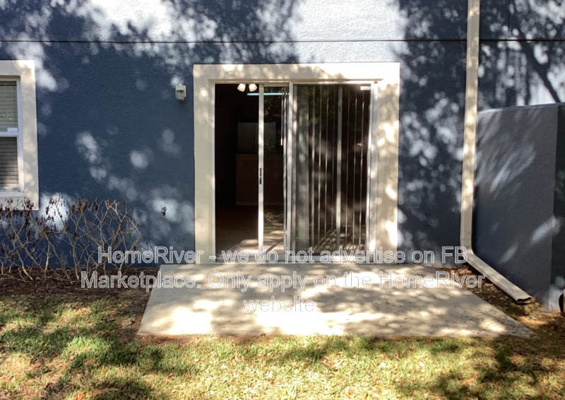 3BR/2.5BA Townhome - Prime Waterford Lakes Location property image